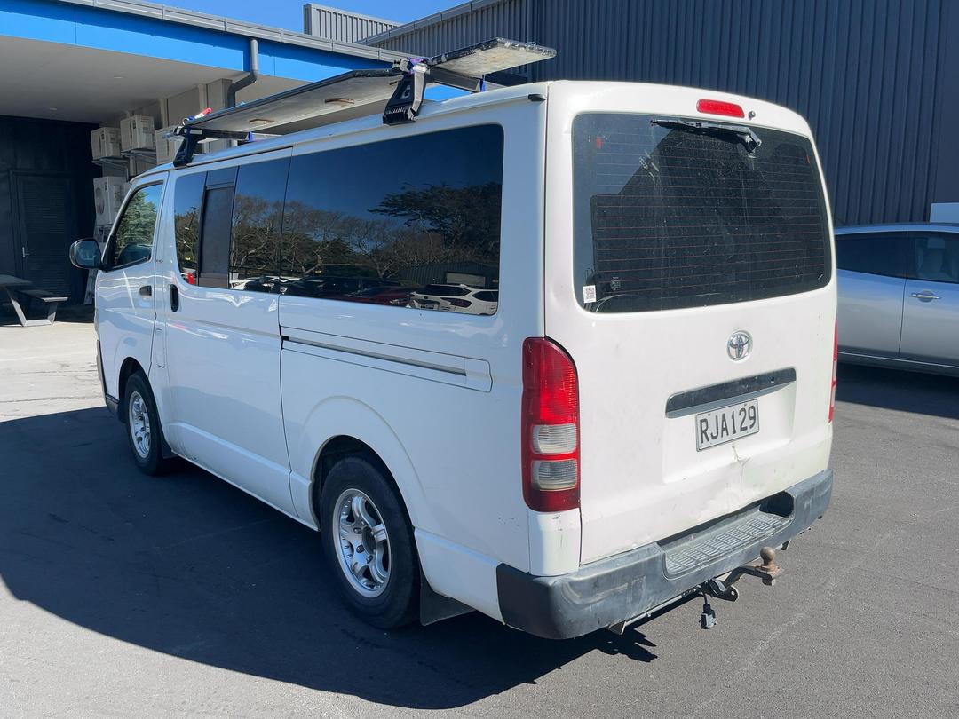 Photo '4' of Toyota Hiace T ZL Photo '4' of Toyota Hiace T ZL