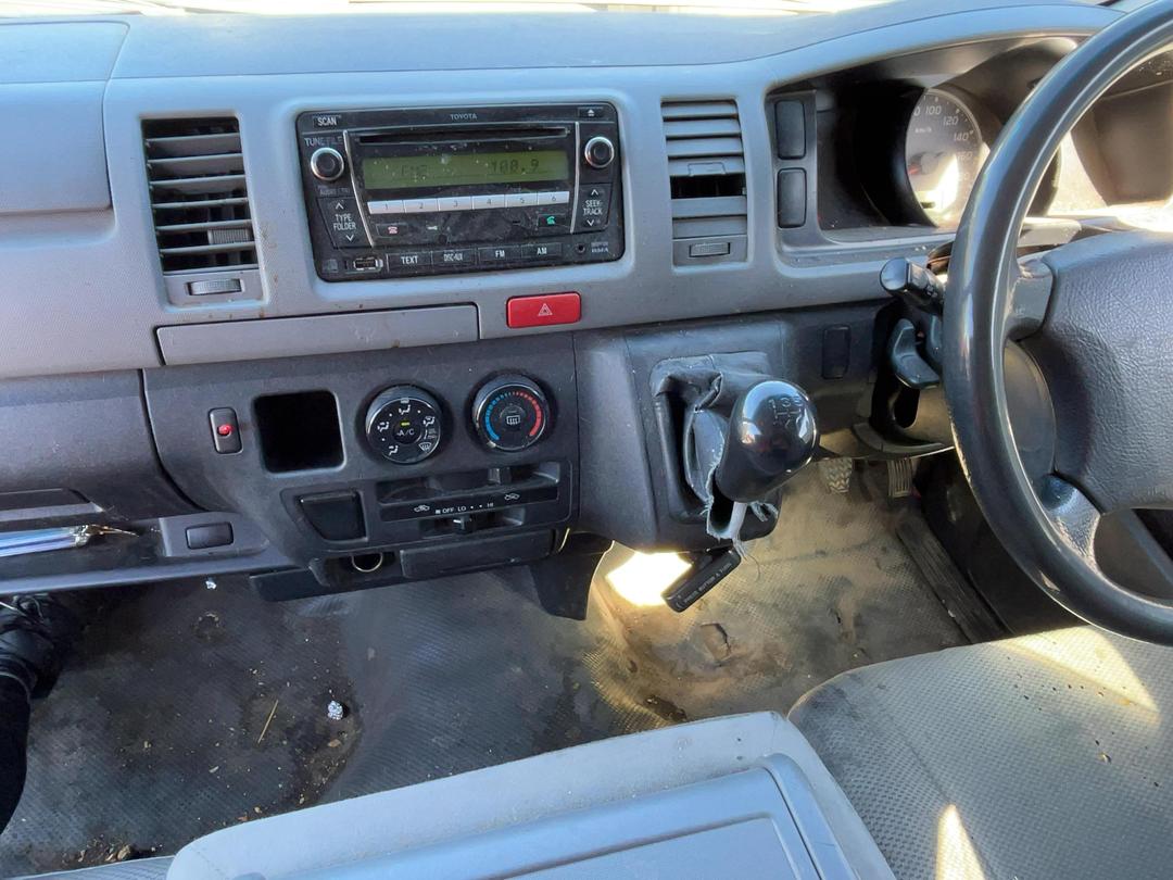 Photo '16' of Toyota Hiace T ZL Photo '16' of Toyota Hiace T ZL