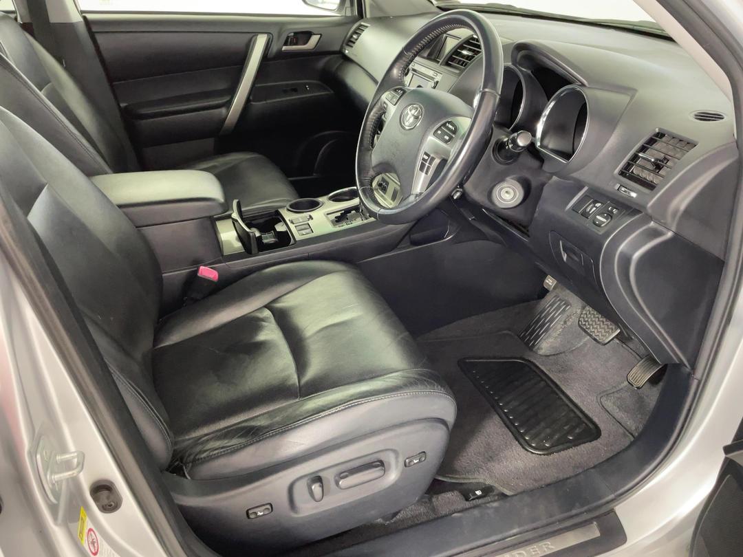 Photo '16' of Toyota Highlander