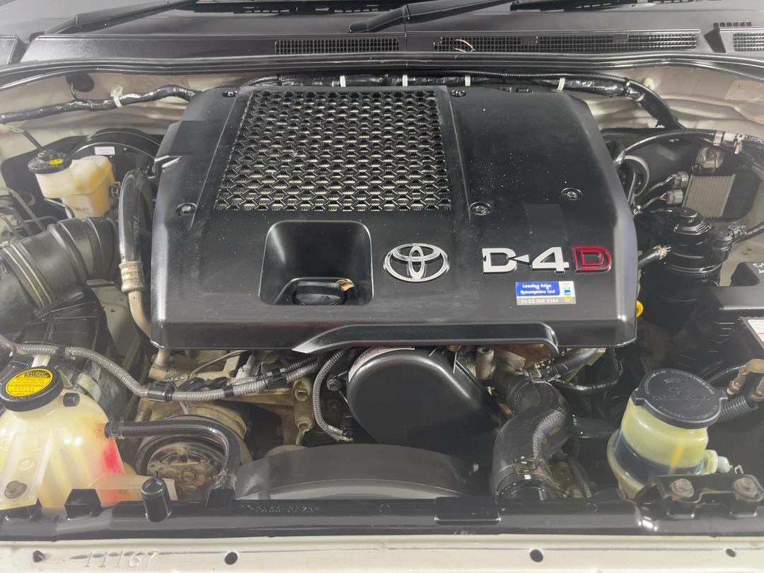 Photo '13' of Toyota Hilux