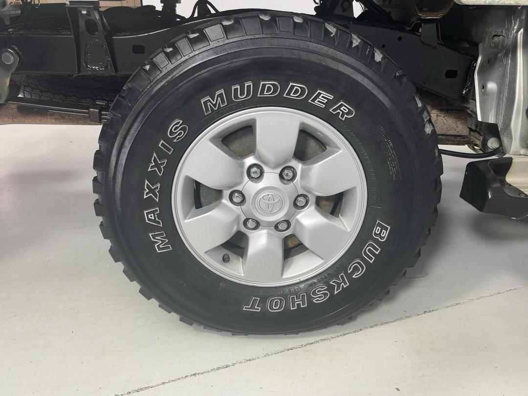 Photo '12' of Toyota Hilux