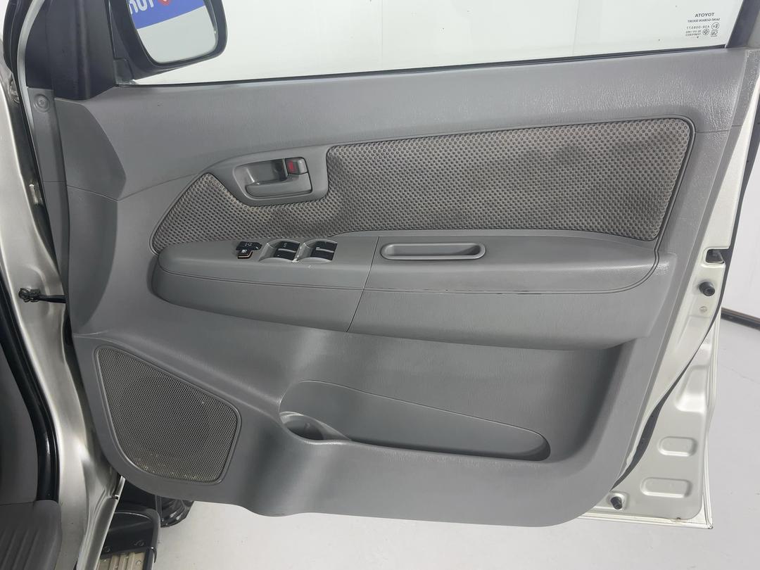 Photo '15' of Toyota Hilux