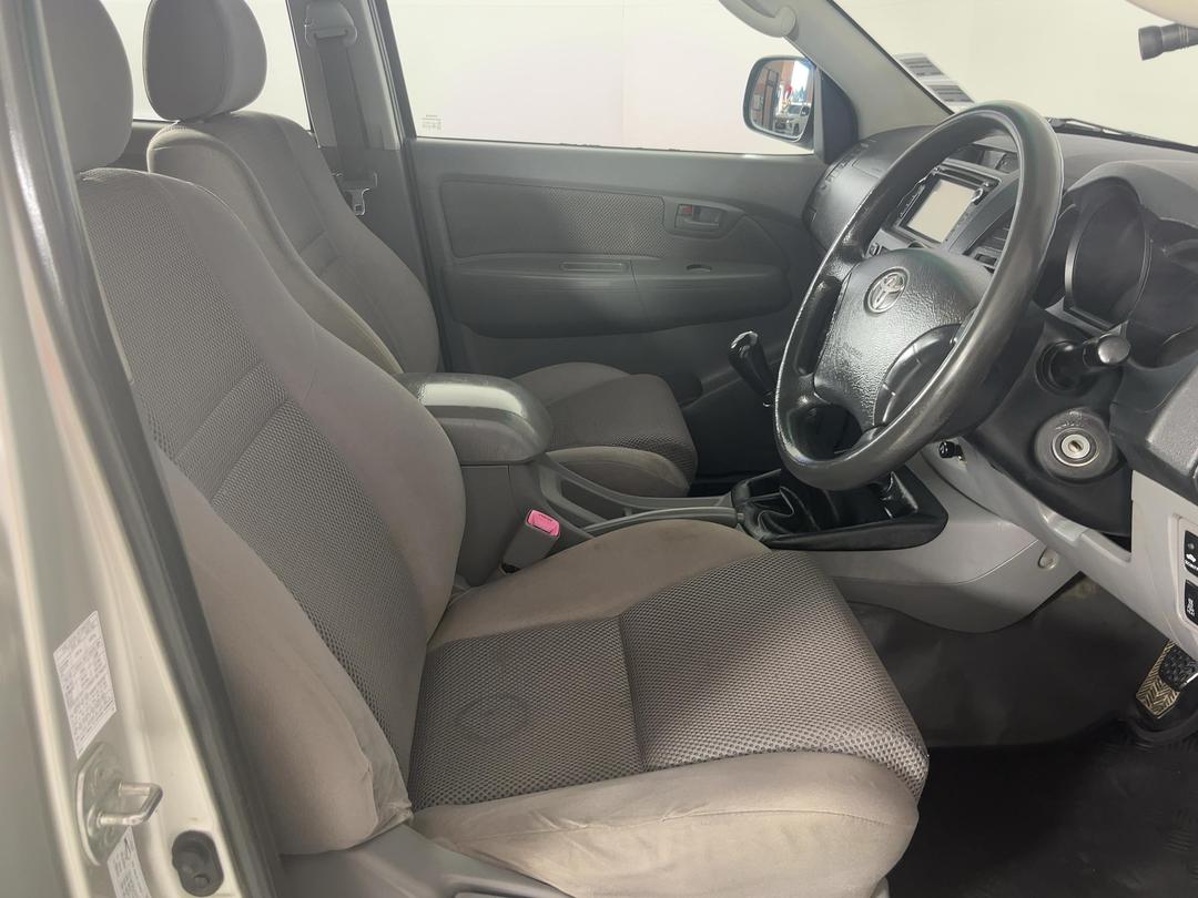 Photo '16' of Toyota Hilux
