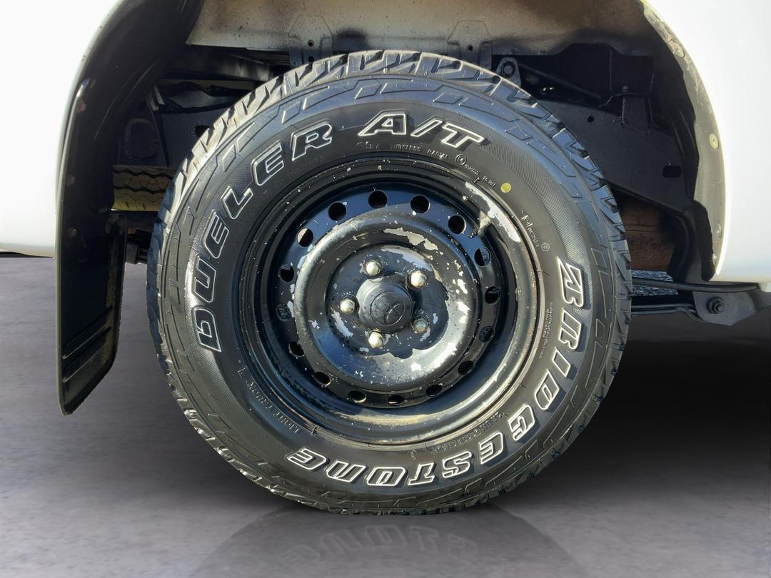Photo '12' of Toyota Hilux