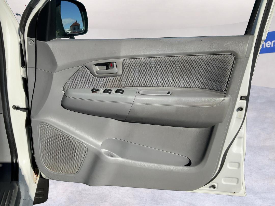 Photo '15' of Toyota Hilux