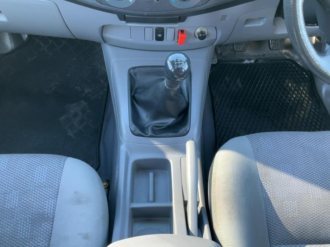 Photo '18' of Toyota Hilux