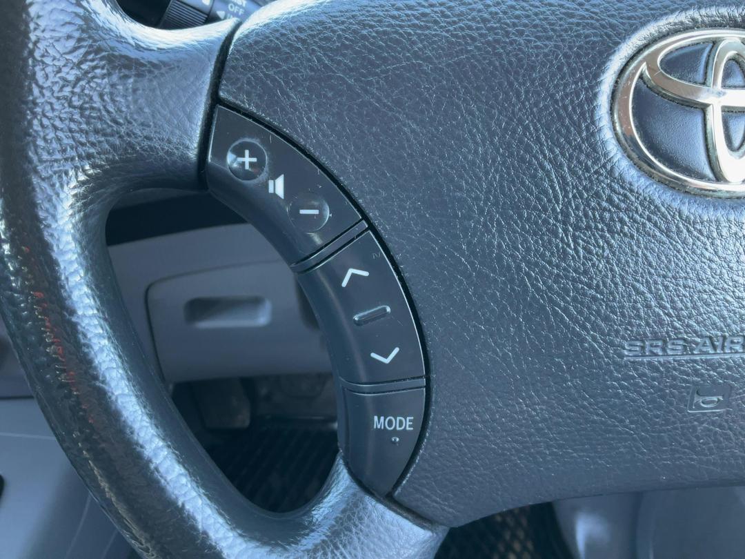 Photo '24' of Toyota Hilux