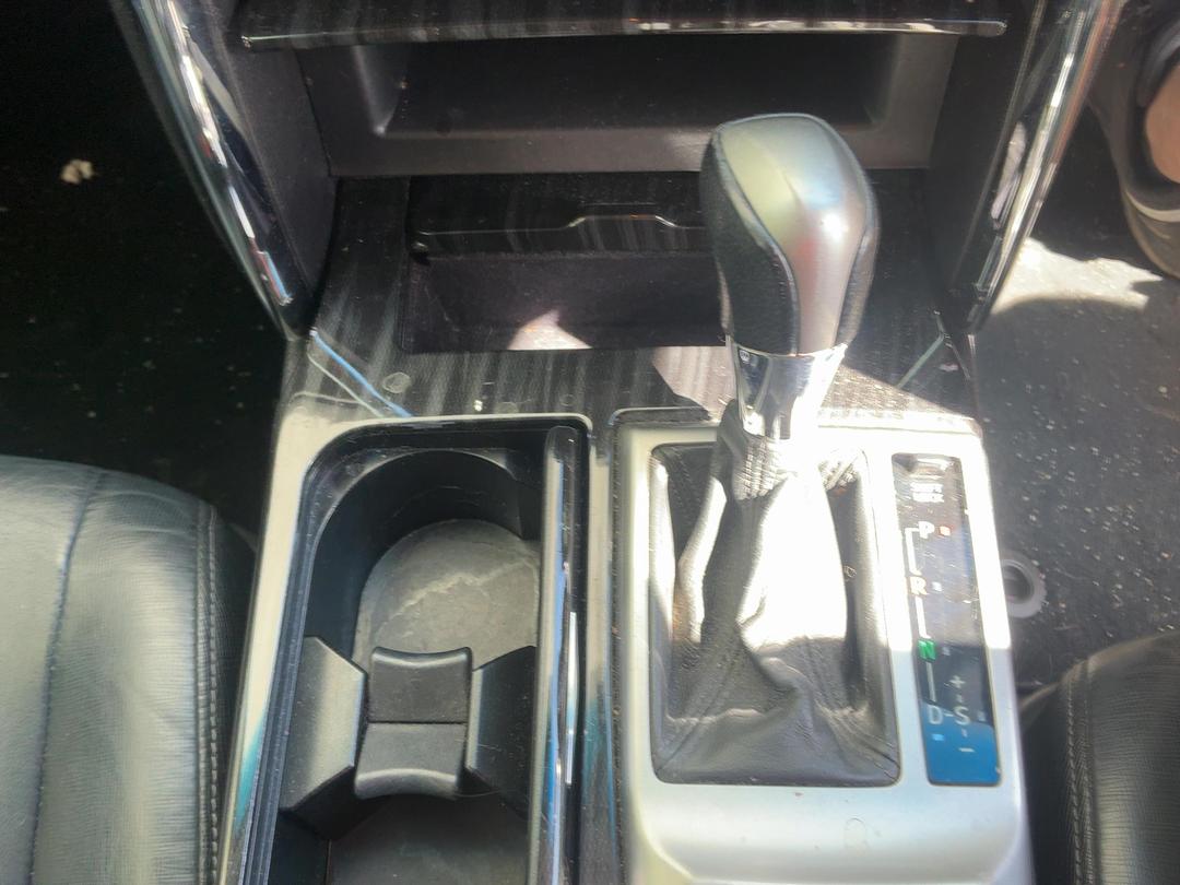 Photo '13' of Toyota Mark X Photo '13' of Toyota Mark X