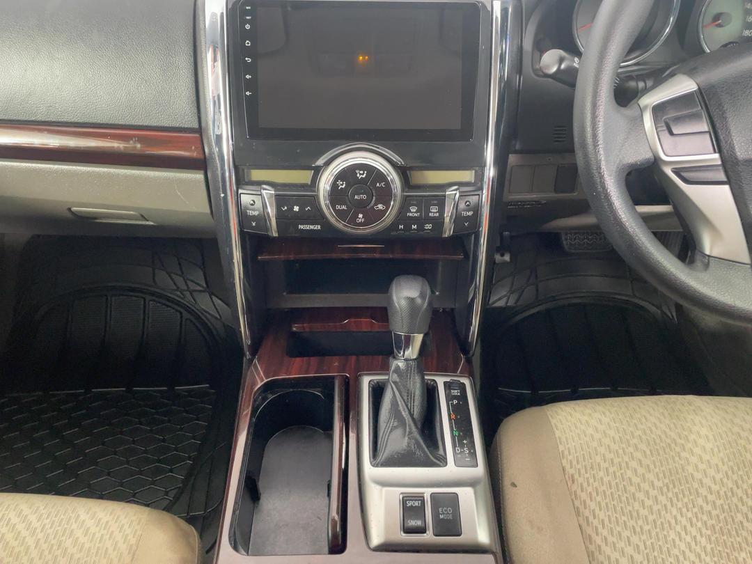 Photo '18' of Toyota Mark X