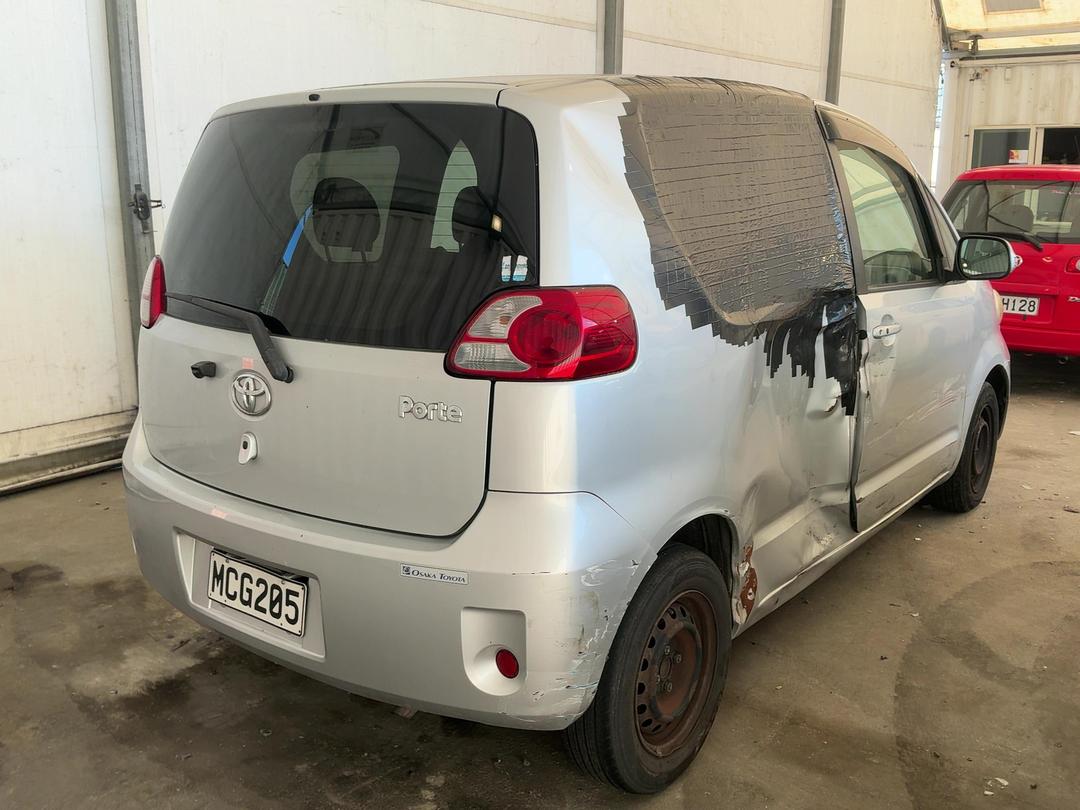 Photo '6' of Toyota Porte Photo '6' of Toyota Porte