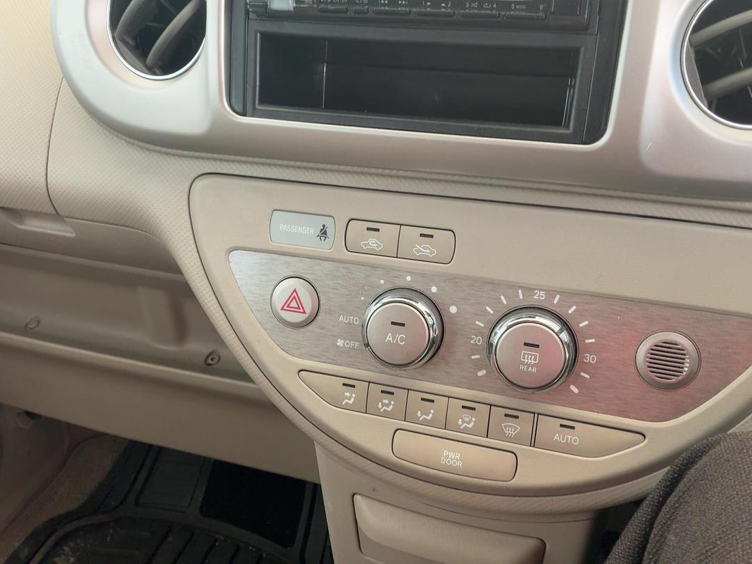 Photo '16' of Toyota Porte Photo '16' of Toyota Porte