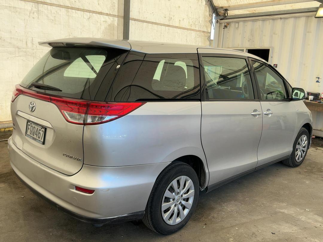 Photo '3' of Toyota Previa Photo '3' of Toyota Previa