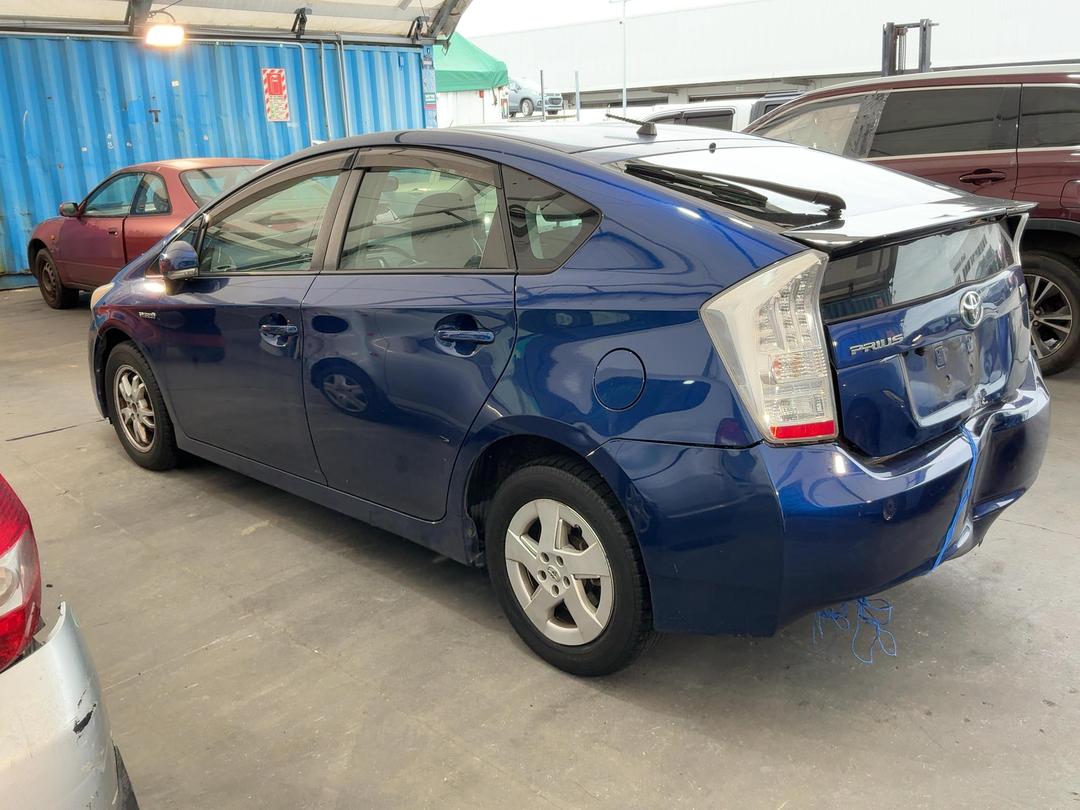 Photo '13' of Toyota Prius