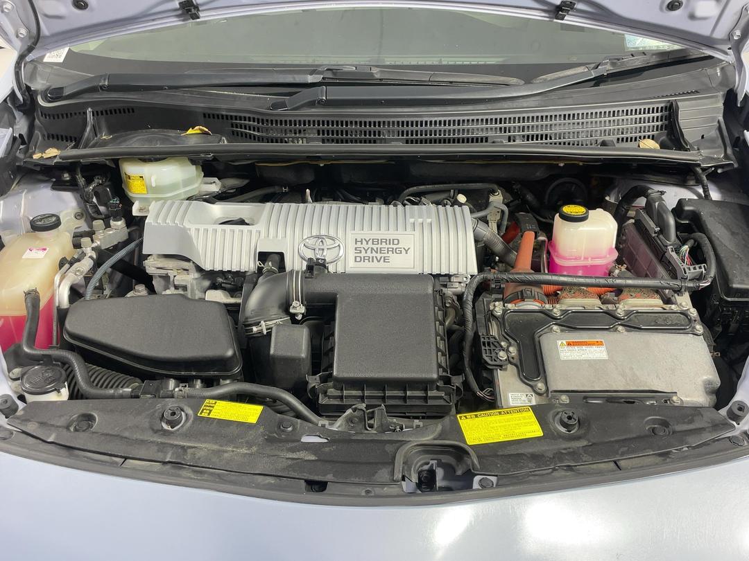 Photo '13' of Toyota Prius