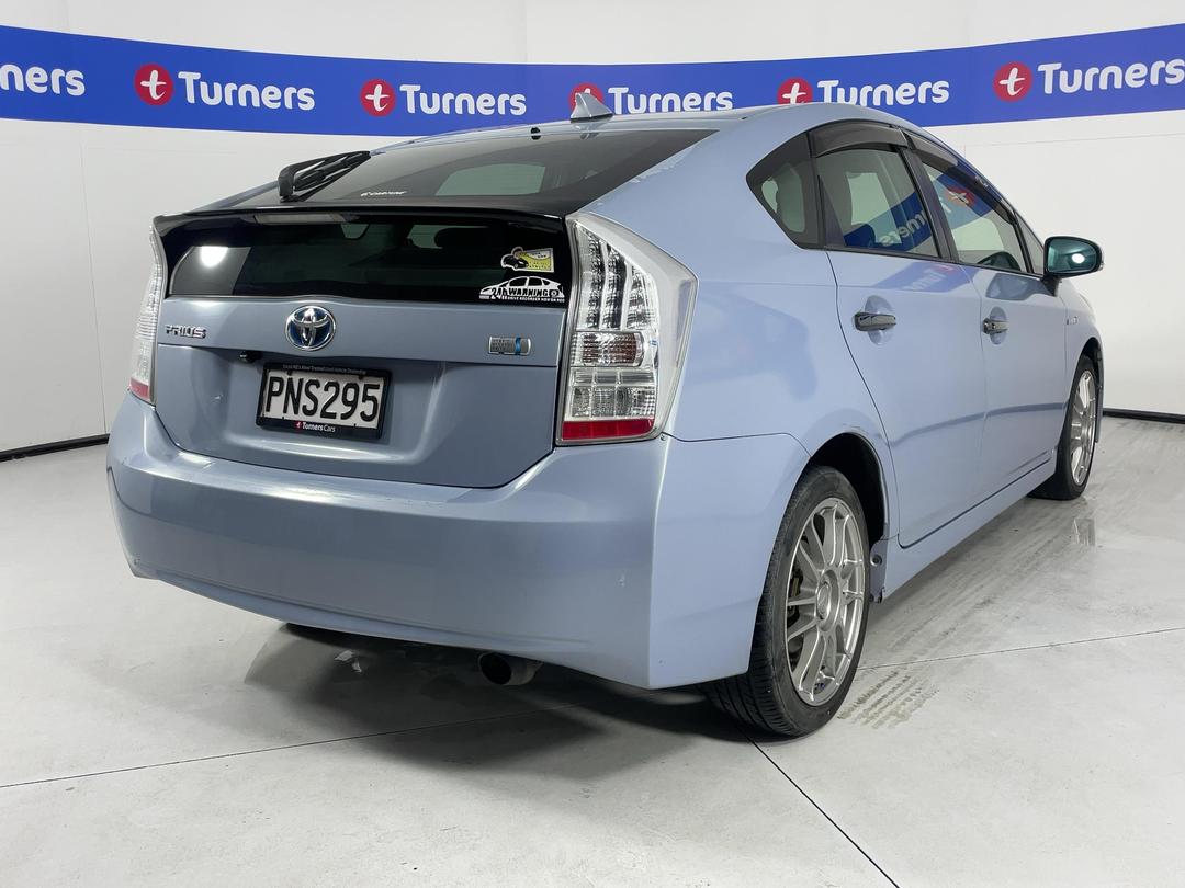 Photo '7' of Toyota Prius