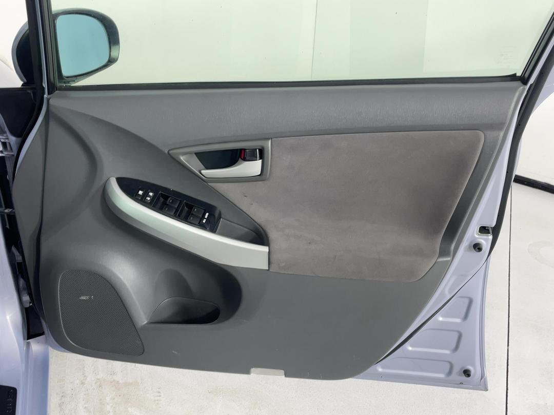Photo '15' of Toyota Prius