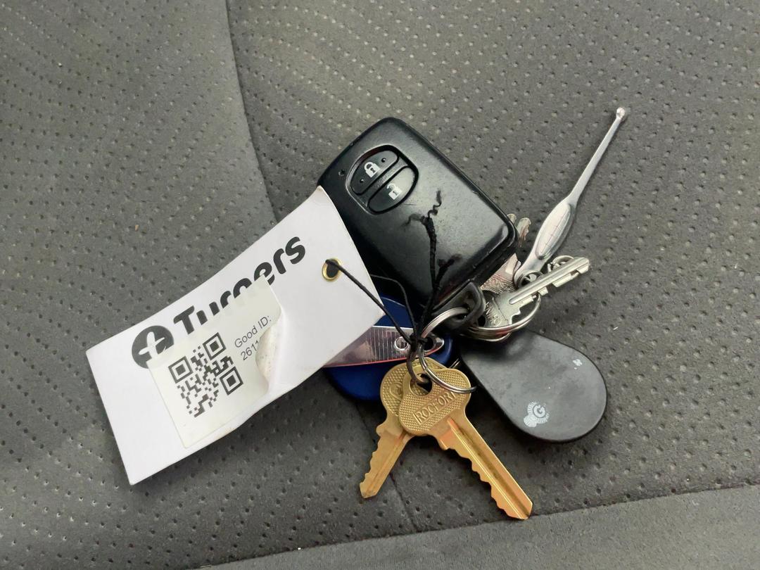 Photo '22' of Toyota Prius