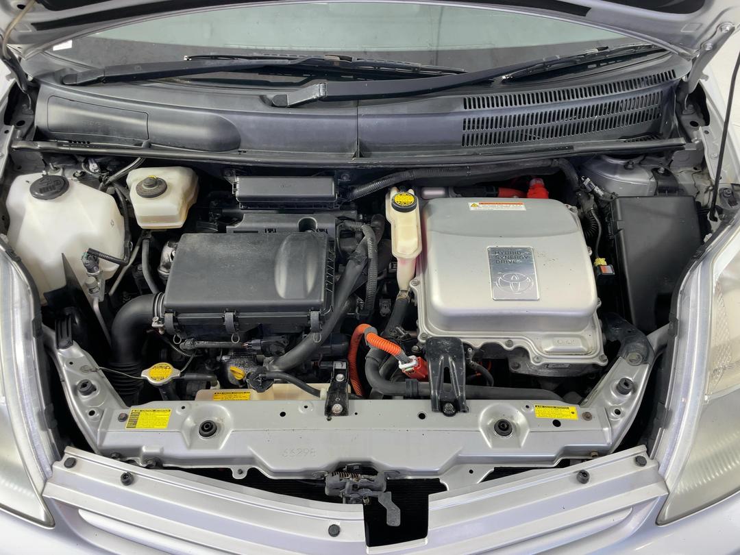 Photo '13' of Toyota Prius