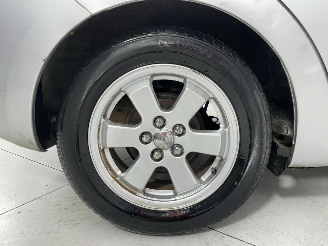 Photo '12' of Toyota Prius