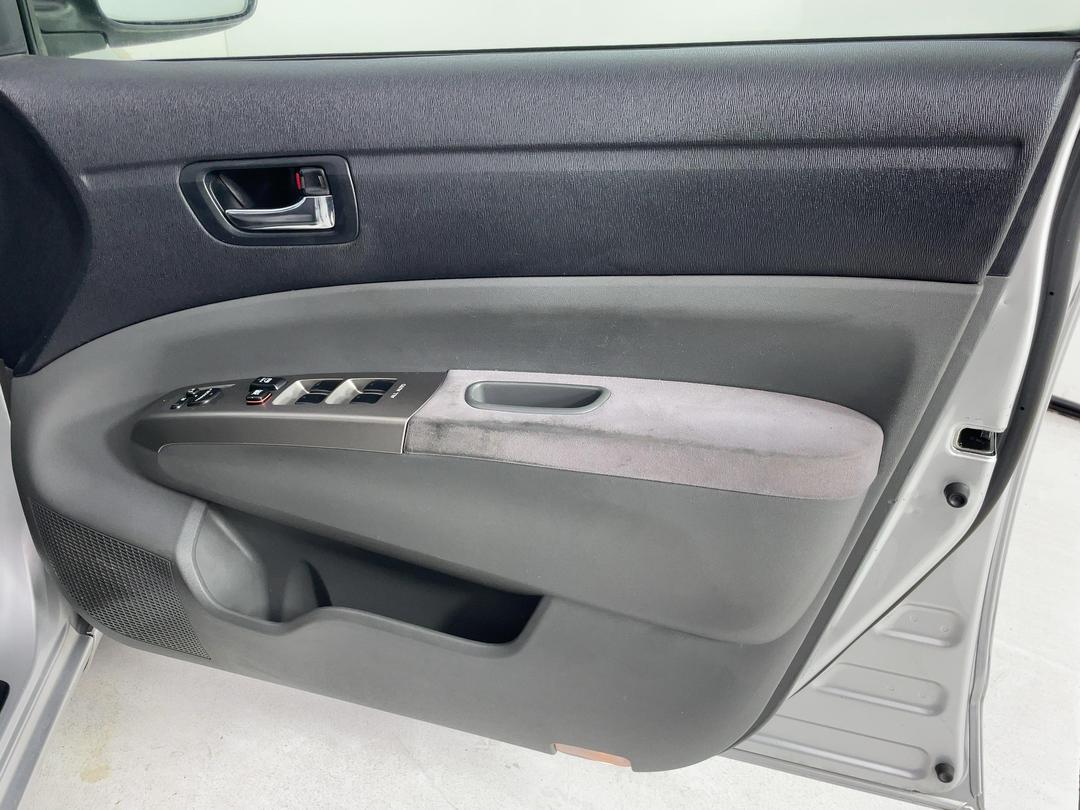 Photo '15' of Toyota Prius