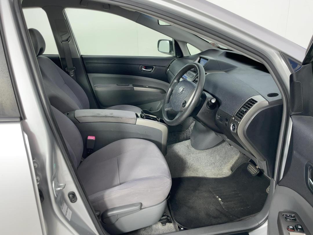 Photo '16' of Toyota Prius