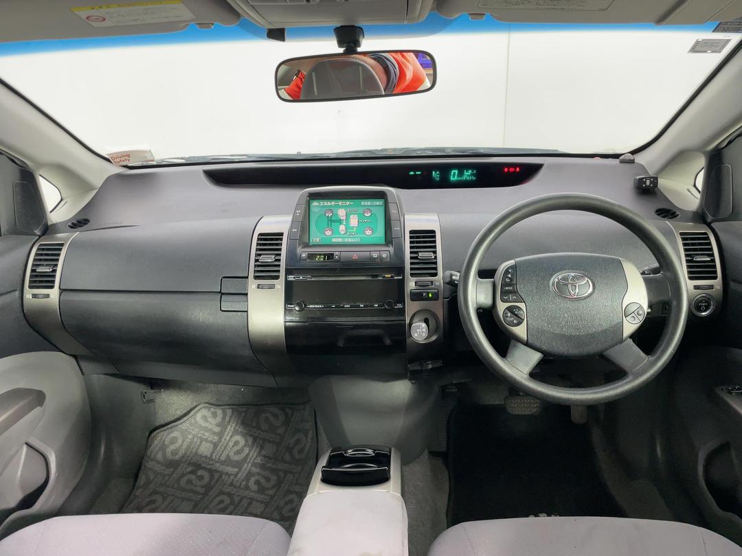 Photo '17' of Toyota Prius