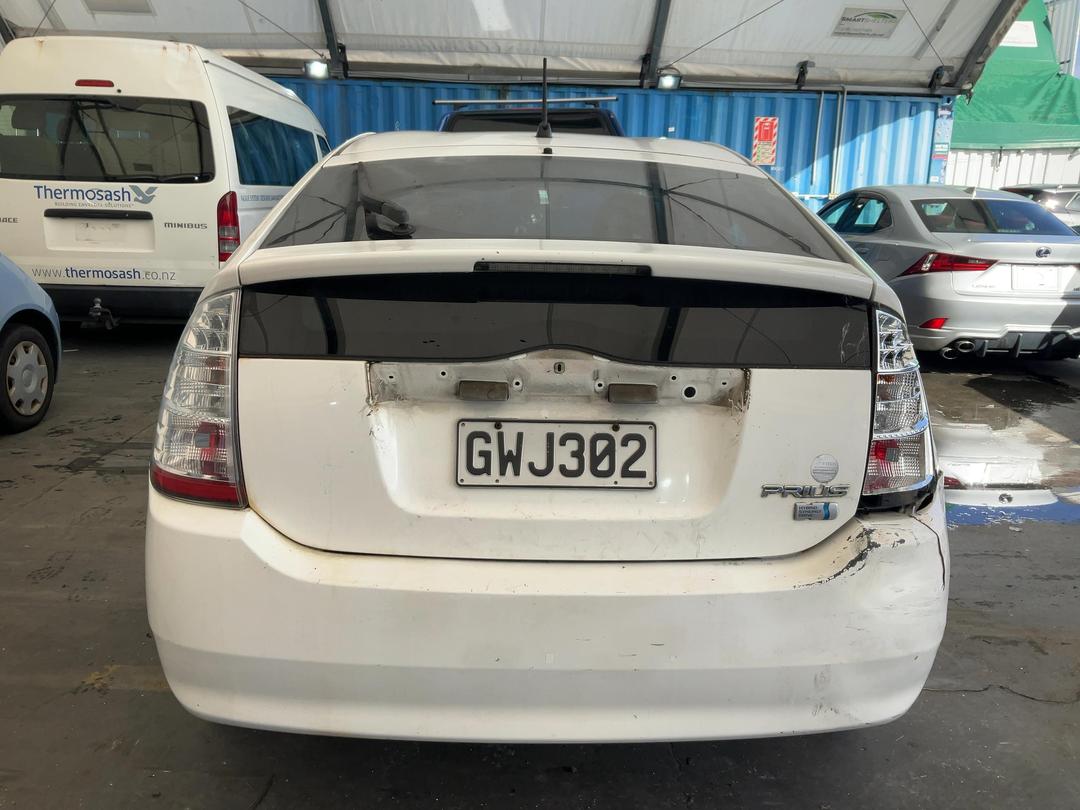 Photo '10' of Toyota Prius