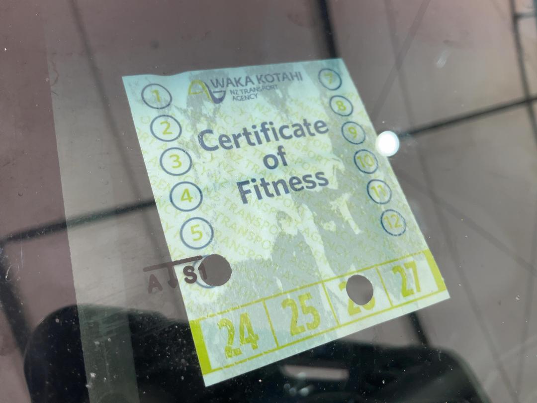 Photo '28' of Toyota Prius