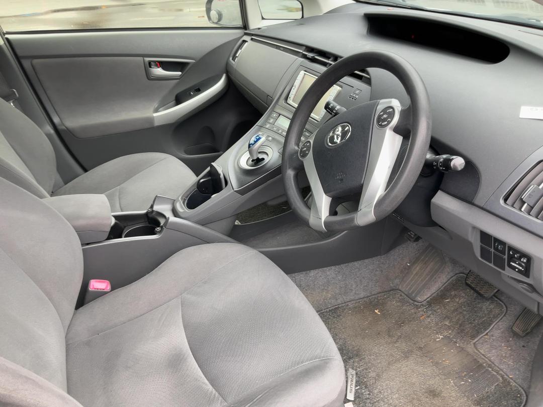 Photo '17' of Toyota Prius