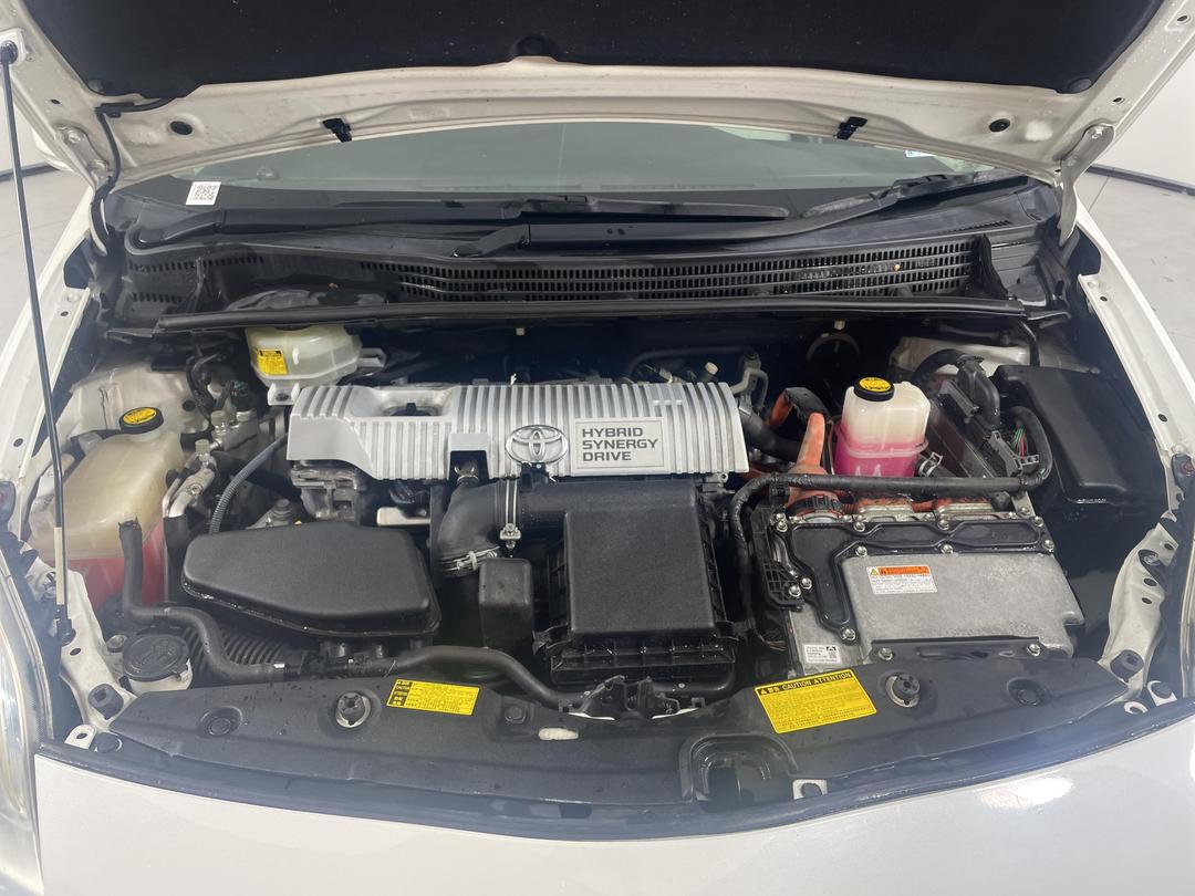 Photo '13' of Toyota Prius