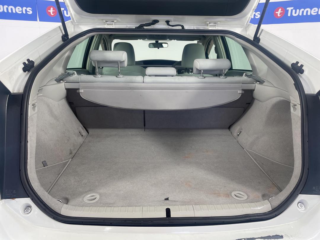 Photo '14' of Toyota Prius