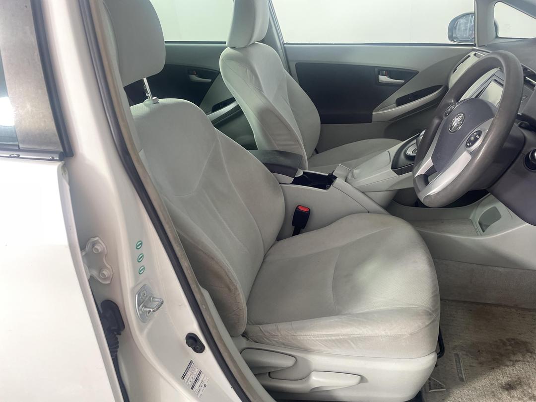 Photo '16' of Toyota Prius