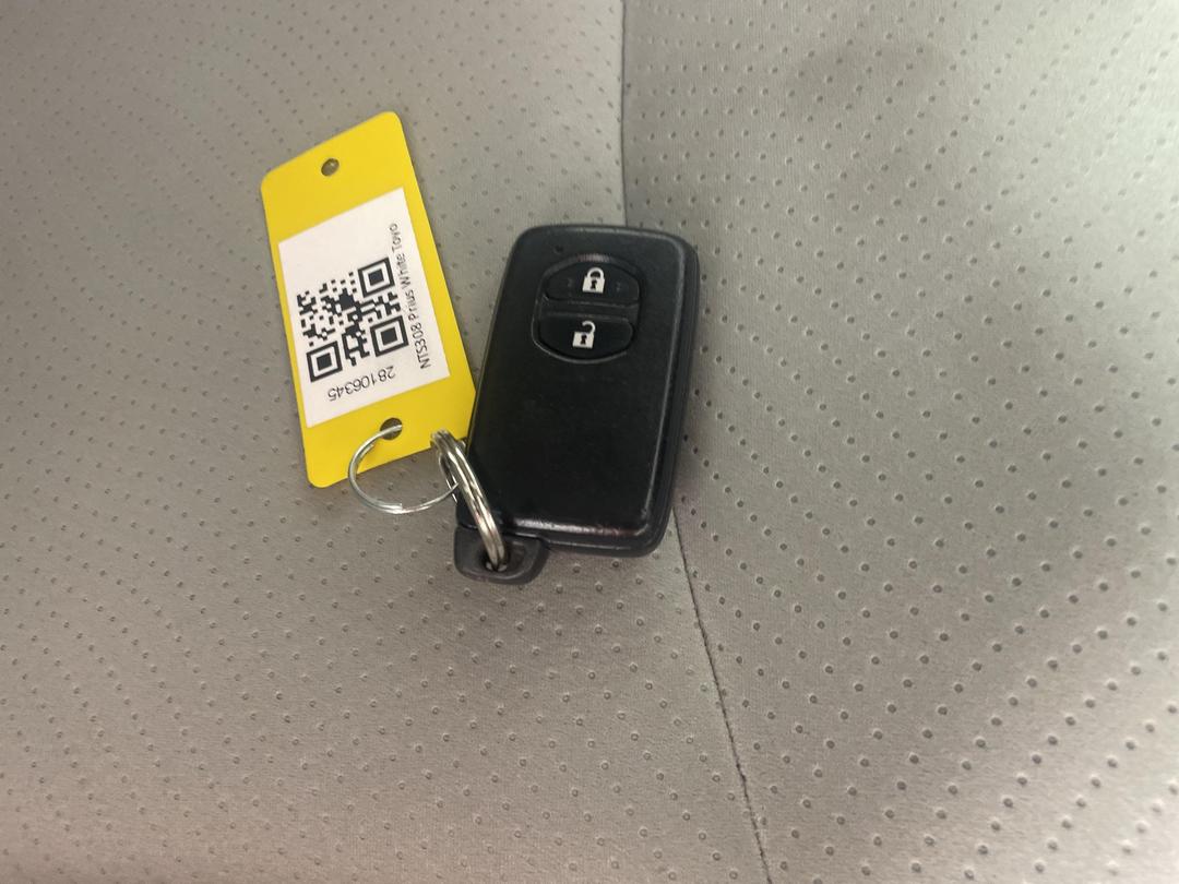 Photo '22' of Toyota Prius