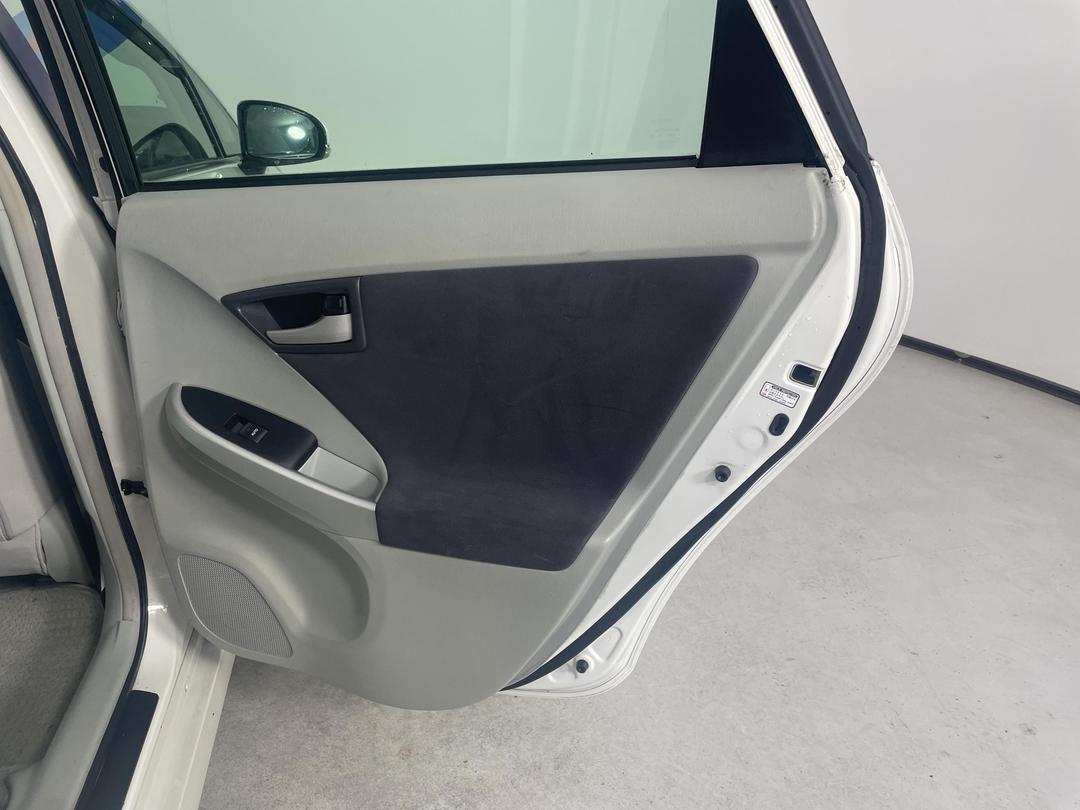 Photo '19' of Toyota Prius