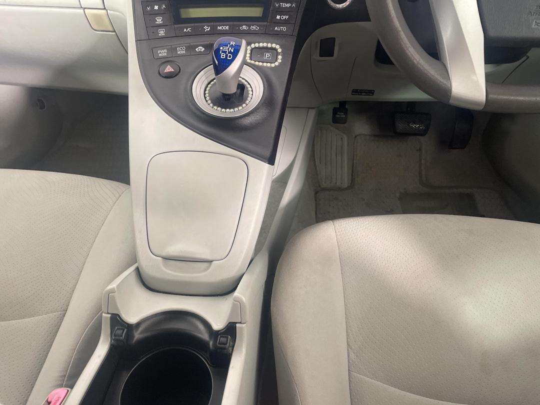 Photo '18' of Toyota Prius