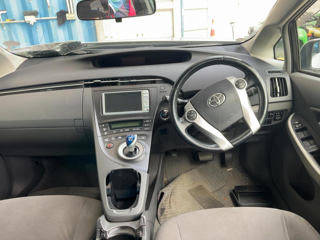 Photo '13' of Toyota Prius Hybrid