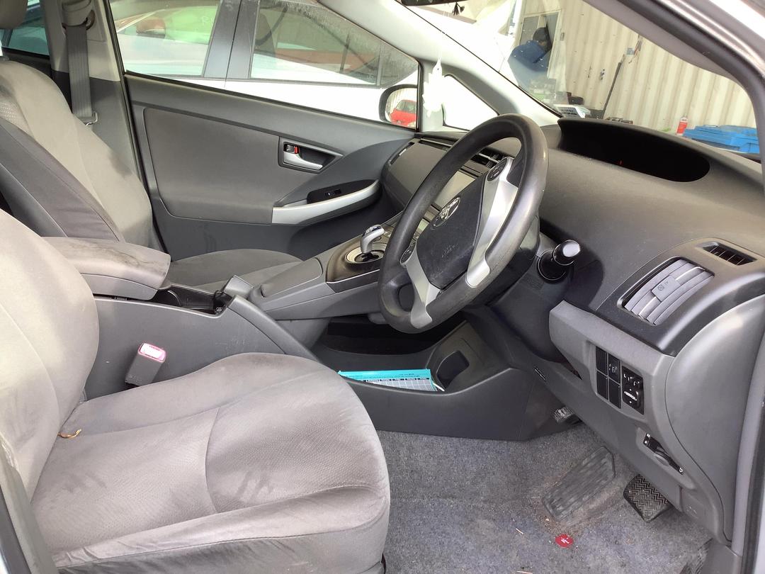 Photo '10' of Toyota Prius