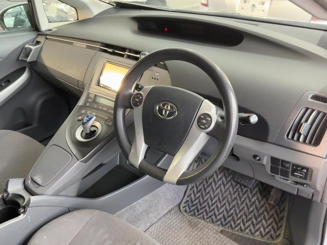 Photo '16' of Toyota Prius Photo '16' of Toyota Prius