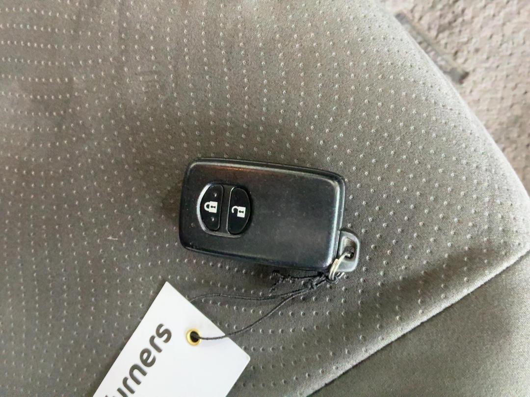 Photo '17' of Toyota Prius Photo '17' of Toyota Prius