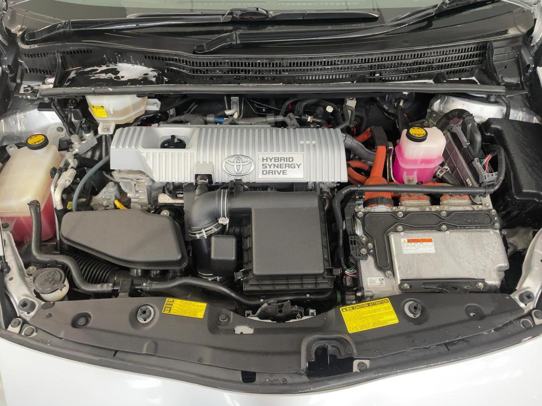 Photo '13' of Toyota Prius