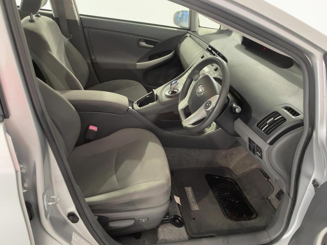 Photo '16' of Toyota Prius