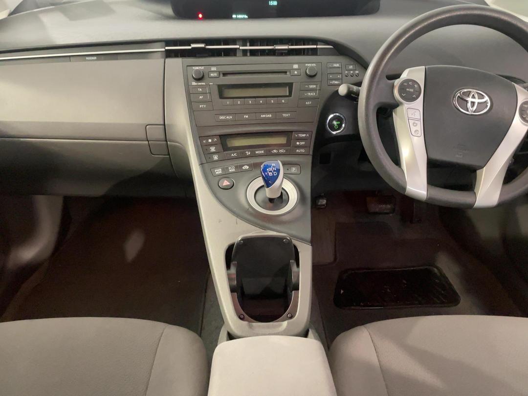 Photo '18' of Toyota Prius