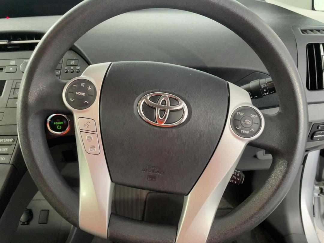 Photo '28' of Toyota Prius