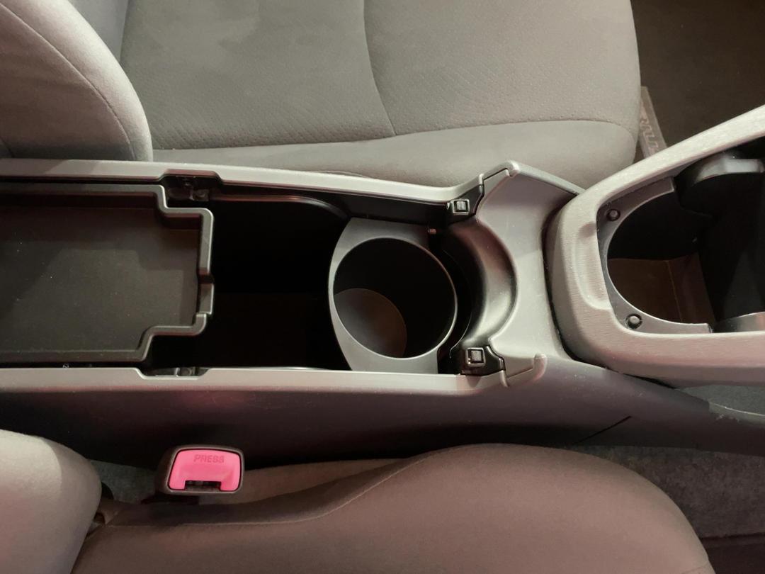Photo '33' of Toyota Prius