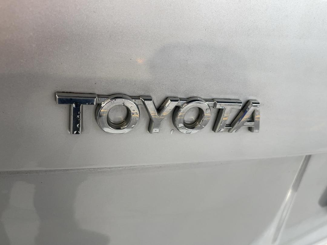 Photo '37' of Toyota Prius