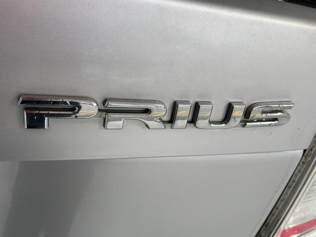 Photo '38' of Toyota Prius
