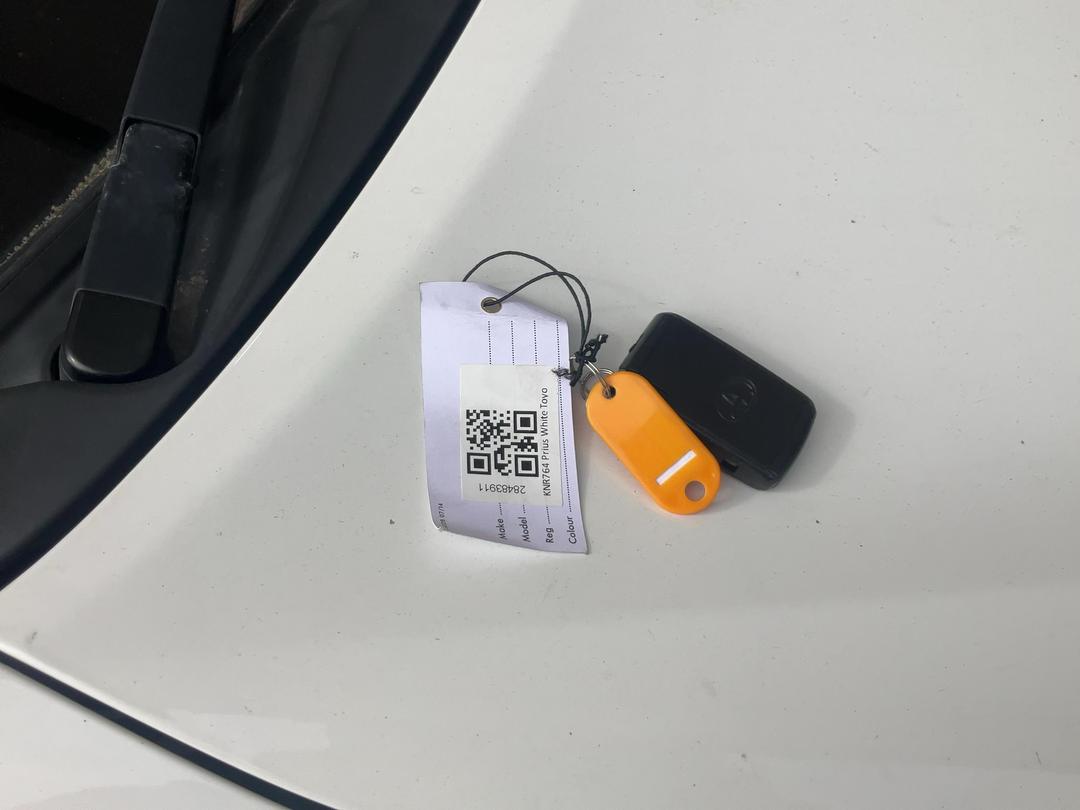 Photo '13' of Toyota Prius Photo '13' of Toyota Prius