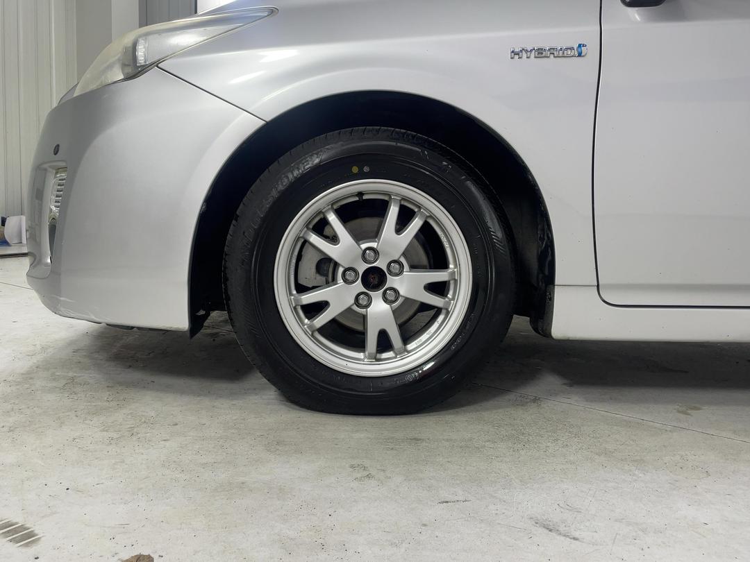 Photo '10' of Toyota Prius