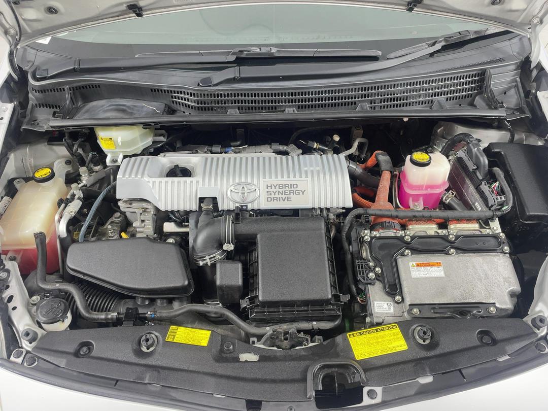 Photo '13' of Toyota Prius