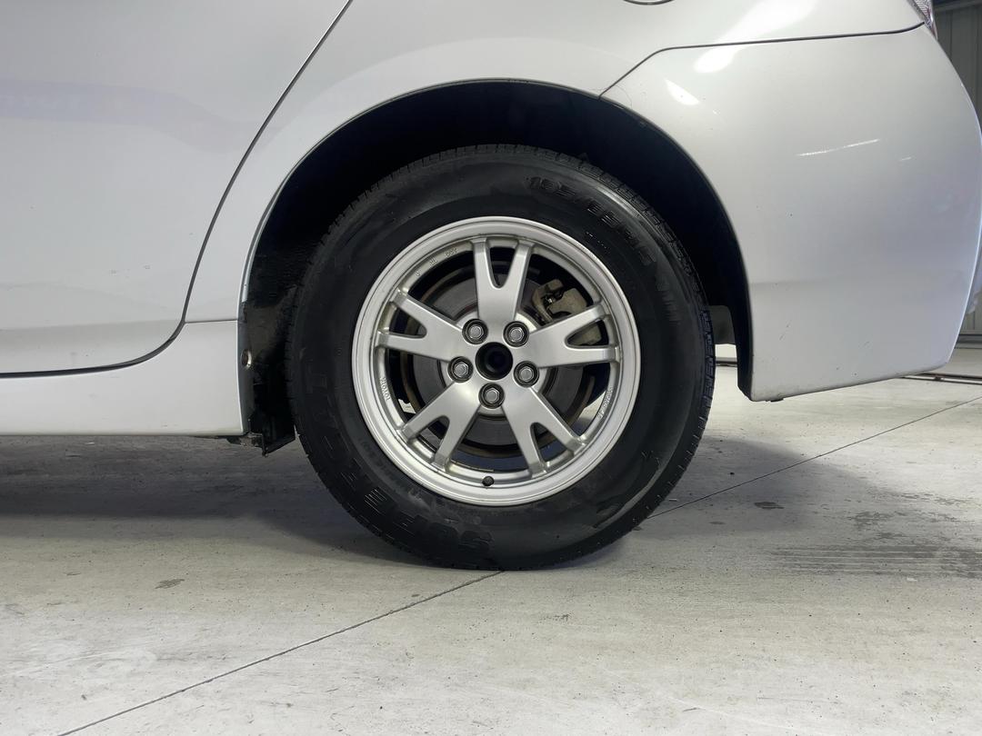 Photo '11' of Toyota Prius